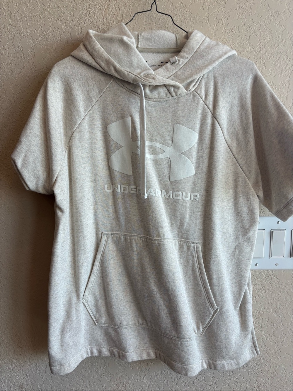 Under Armour Heather Gray Short-Sleeve Logo Hoodie
